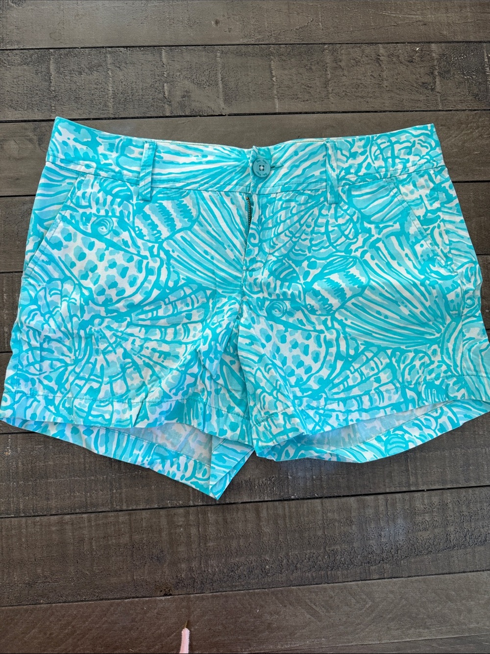 Lilly Pulitzer Size 10 Blue Sea Cups Callahan Shorts. -